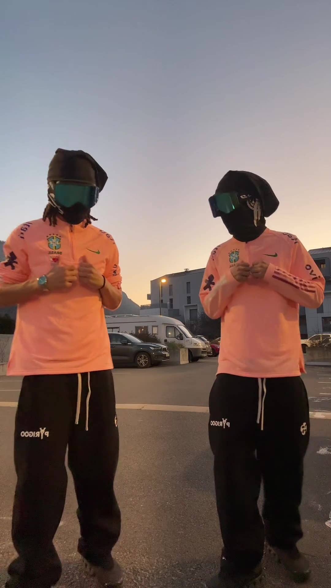Client Drip Seleção portant sa tenue