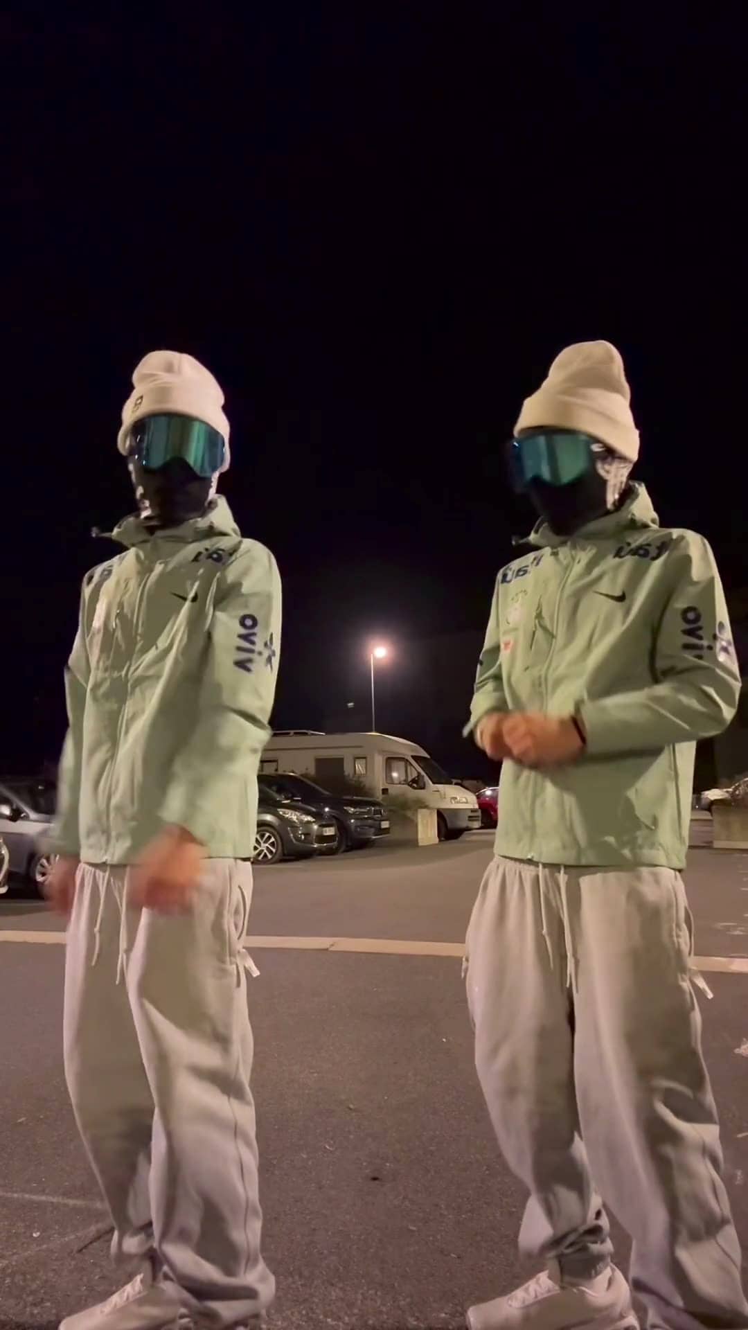 Client Drip Seleção portant sa tenue